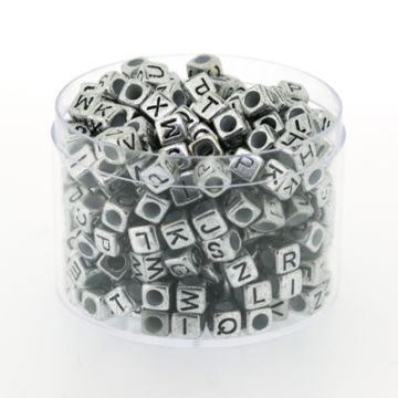Buchstabenp.Kunststoff Mix silberfarben 6x6 mm 1 Dose = 50gr=300 Stück