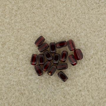 Glasolive weinrot 6x4 mm Lochgröße 0,8 mm