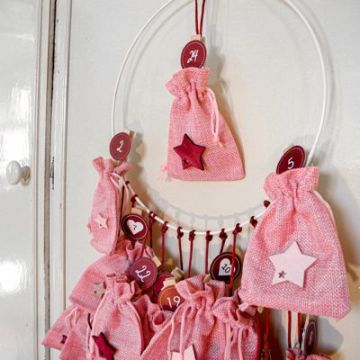 Selbstgebastelter Adventskalender rosa