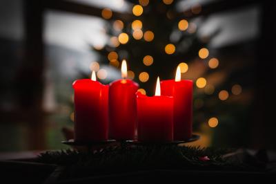 Adventskranz selber machen: Ideen zum Basteln in der Weihnachtszeit